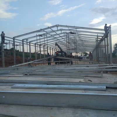 Endüstriyel Hayvancılık Çelik Yapı Çiftlik Evi Kullanımı Renkli Panel